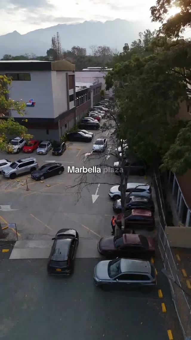 Cómo llegar a Marbella Plaza y el dato del parqueadero